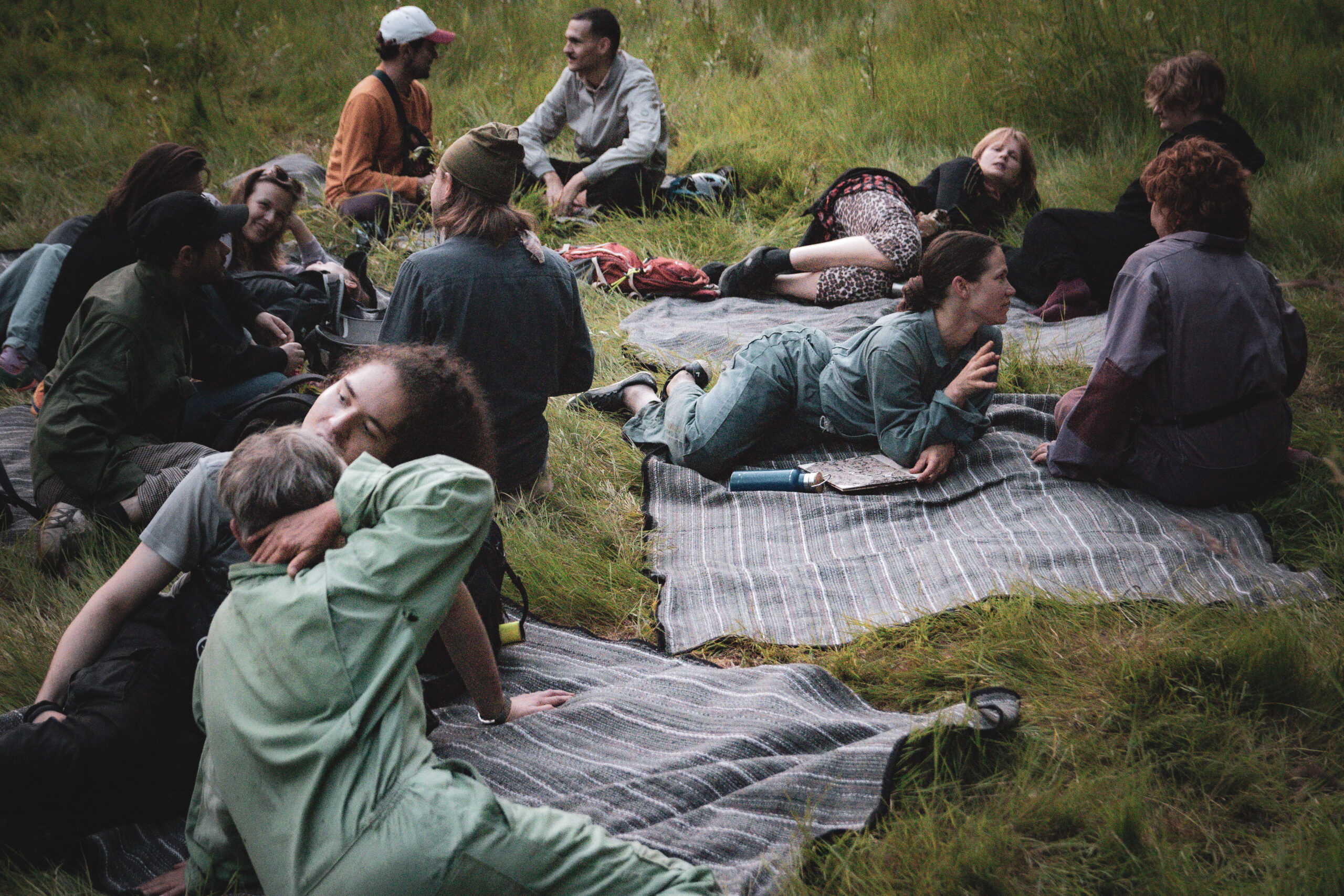 The body and space – off-stage performance